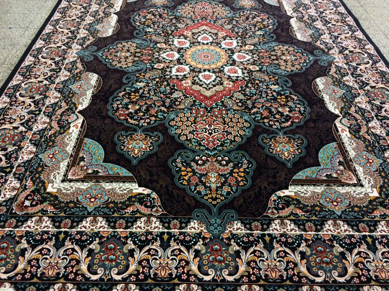 12 متری(مشکی)